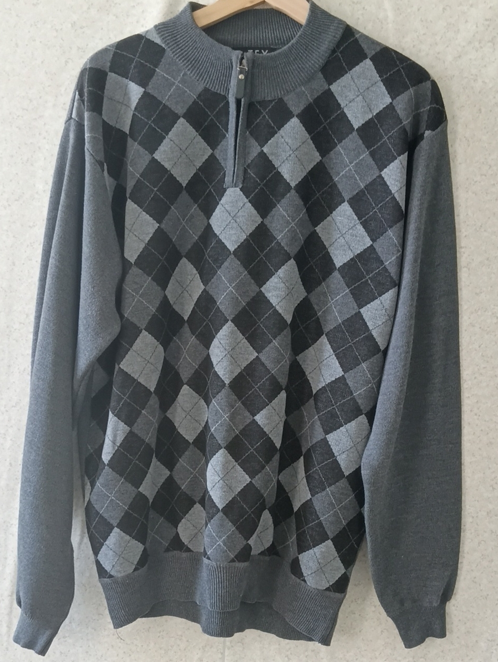 Men’s Argyle Half-Zip Sweater - Gray